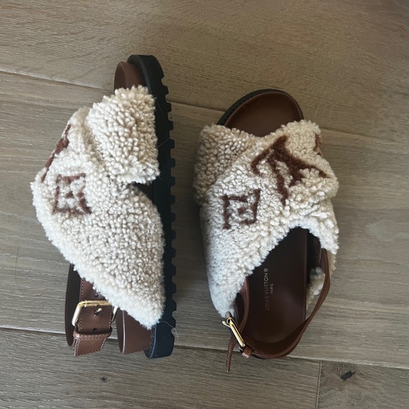 Louis Vuitton PASEO FLAT COMFORT SANDAL EU 38 US Size 8 - Picture 7 of 11